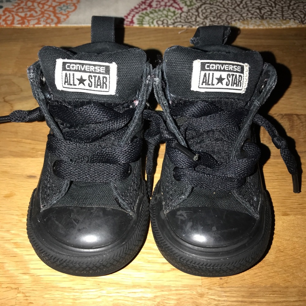 Converse toddler size 5 sneakers